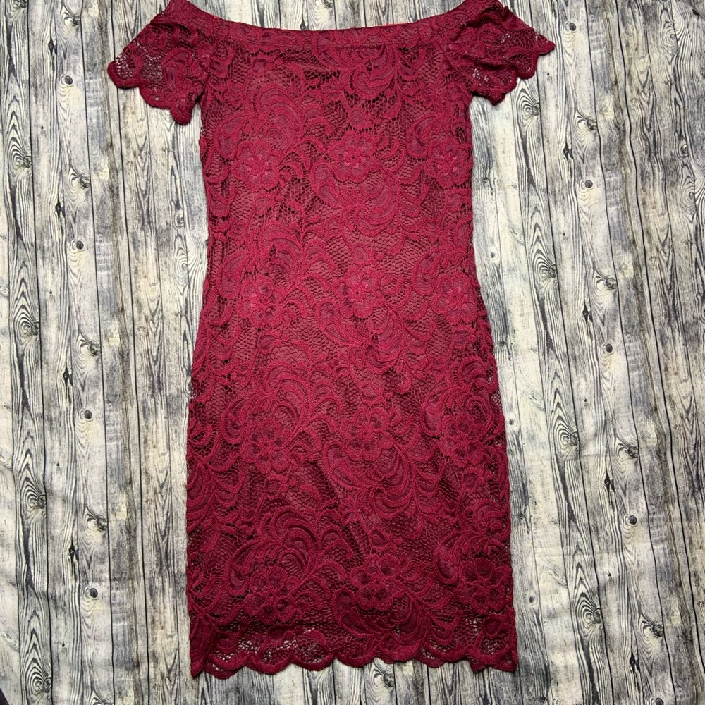 Sexy burgundy lace dress!
